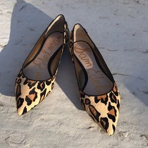 Animal print flat shoes